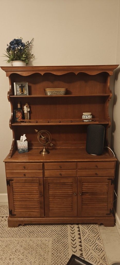 Ethan Allen Hutch
