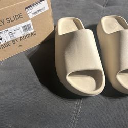 Yeezy Slide Bone
