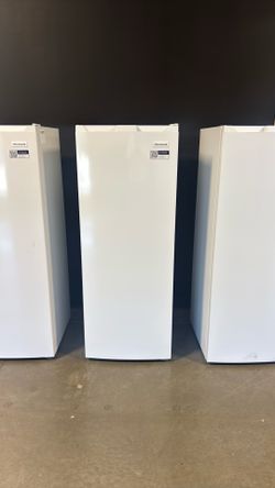 Frigidaire 7 cu ft garage ready upright freezer