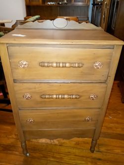 I antique dresser
