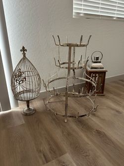 Bottle rack and decorative decoration