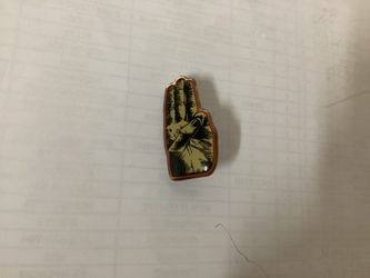 3 Finger Salute Pin Boy Scouts of America 1 1/2” X 3/4