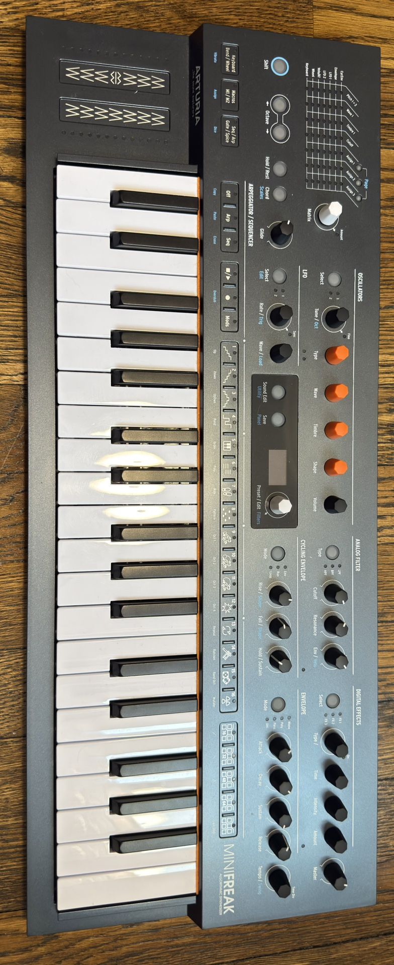 Arturia Minifreak Hybrid Synthesizer