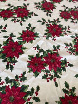 Poinsettia Christmas Round Tablecloth (68”)