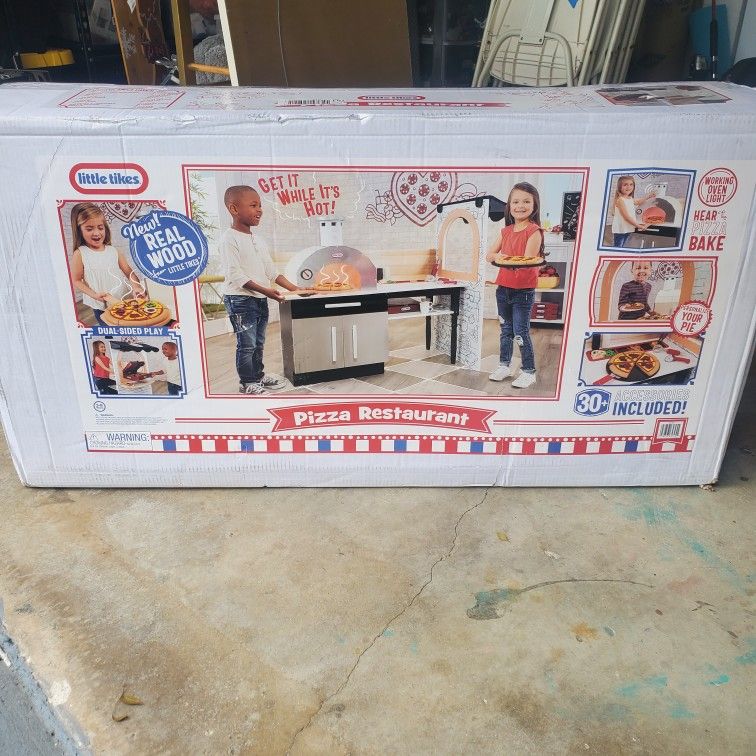 Lil Tikes Pizza Restaurant