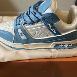 LV TRAINERS 