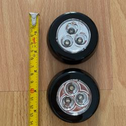 Magnetic spot lights