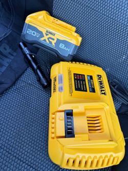 DEWALT 20V MAX XR 8Ah POWERPACK Battery, DCB1112 Fast Charger & Laser Pointer Negociable o intercambio a mi favor