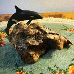 ADORNO ANTIGUO DISEÑO DELFIN DE BRONCE Y BASE DE PIEDRA 