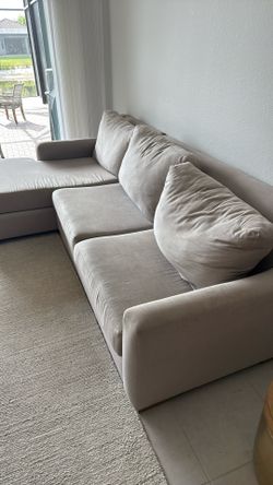 Sofa/Couch With Chaise!