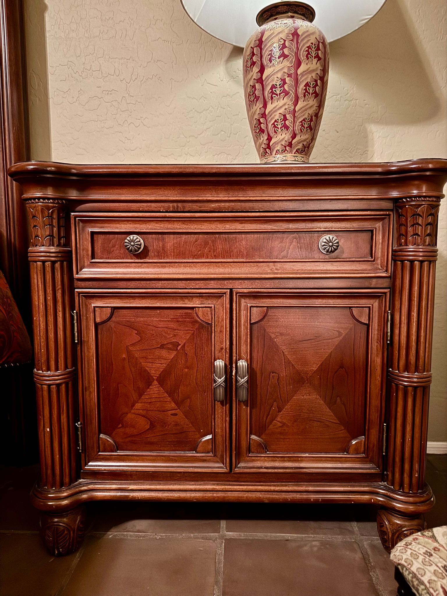Broyhill Wood Bedstands