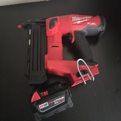 Finish Nailer 18g With Battery $275