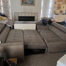 Modern Grey Sectional w/let Out sleeper