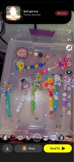 Retractable badge holders
