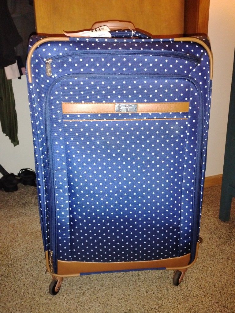 Jessica Simpson large 25' Luggage