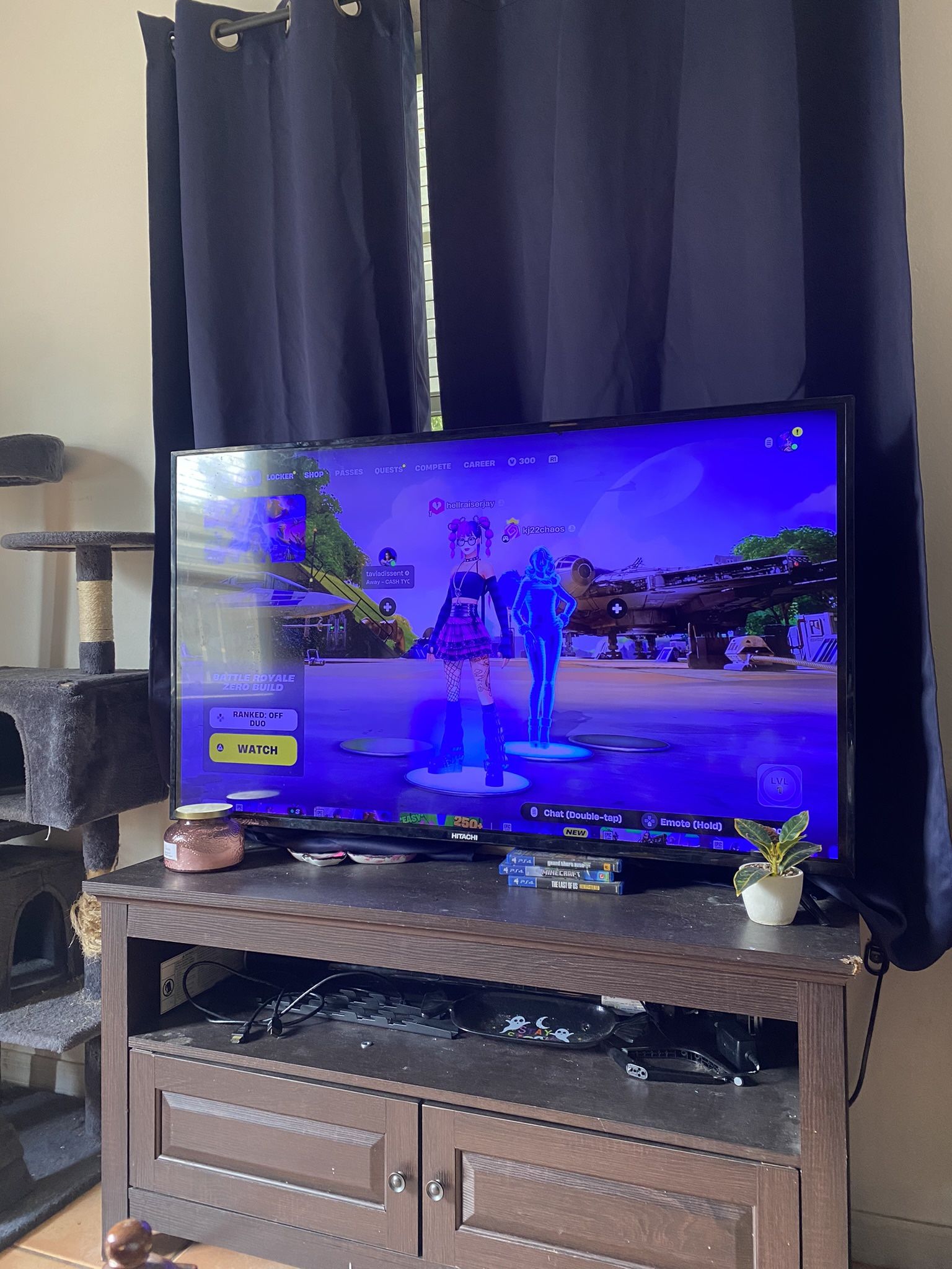 44inch Hitachi Tv / no remote