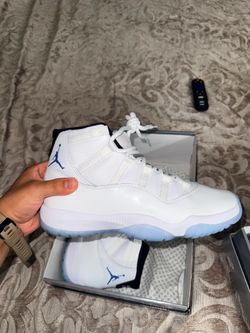 Jordan 11s/ legend blue size 9