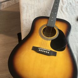 Rogue Acoustic Guitar