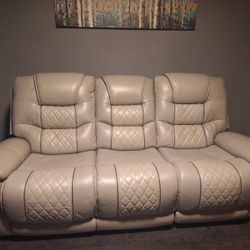 Reclining Couch 