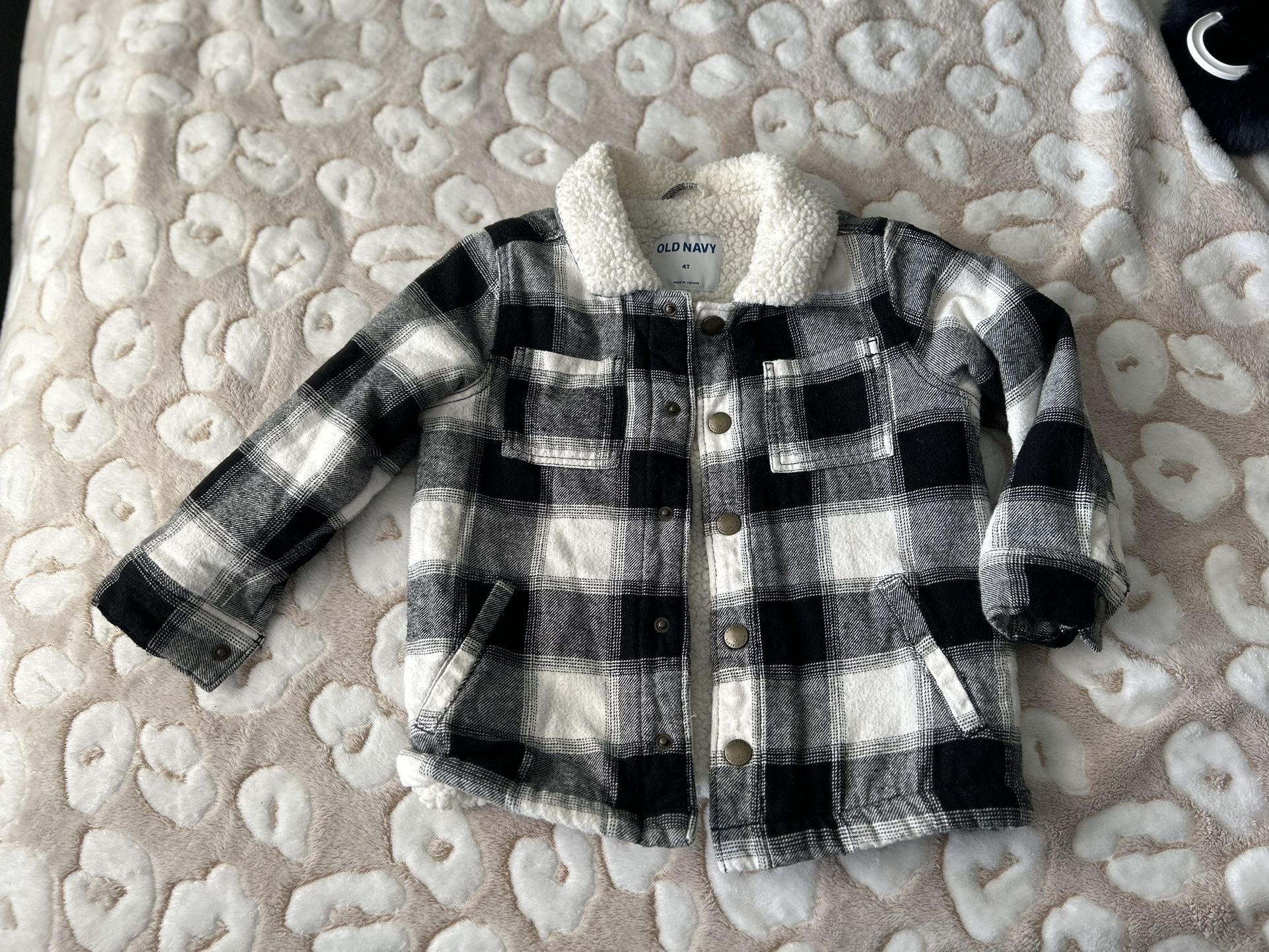 Old Navy Toddler Sherpa Jacket Size 4t $10 Firm