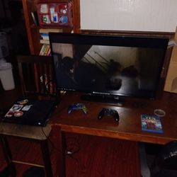 Xbox One W/Wired Controller 