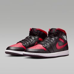 Jordan 1 Mid