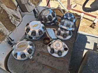 GM center caps 1 n 3/4 ton