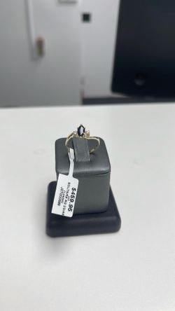 14K GOLD RING WITH BLACK STONE