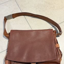 Kenneth Cole Leather Note Messenger Bag Single Compartment