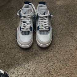 jordan’s 4 blue and white ,size 4,