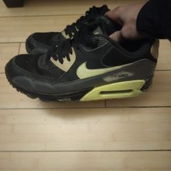 Nike Air Max 90 Size 9 And A Half 