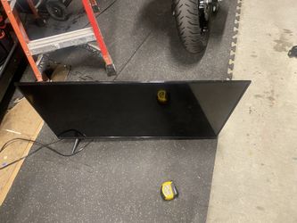 35” VIZIO TV /NO REMOTE