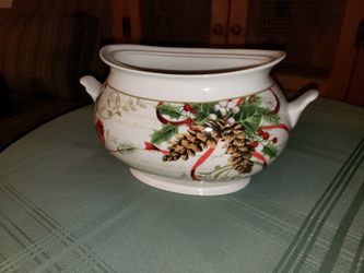 "Holiday Wishes" Soup Tureen