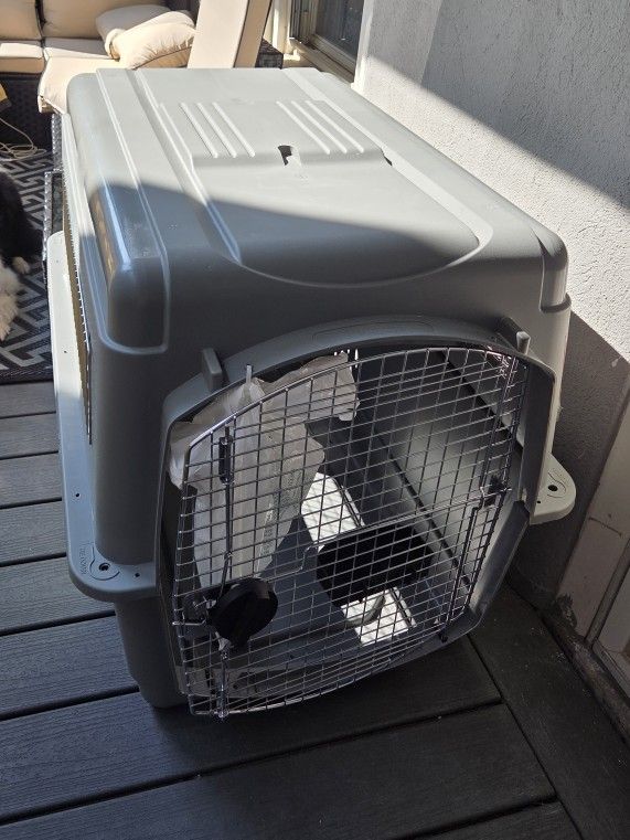 XL Petmate Sky Kennel