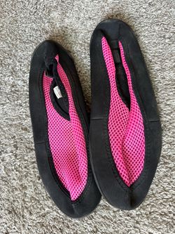 Women’s water shoes