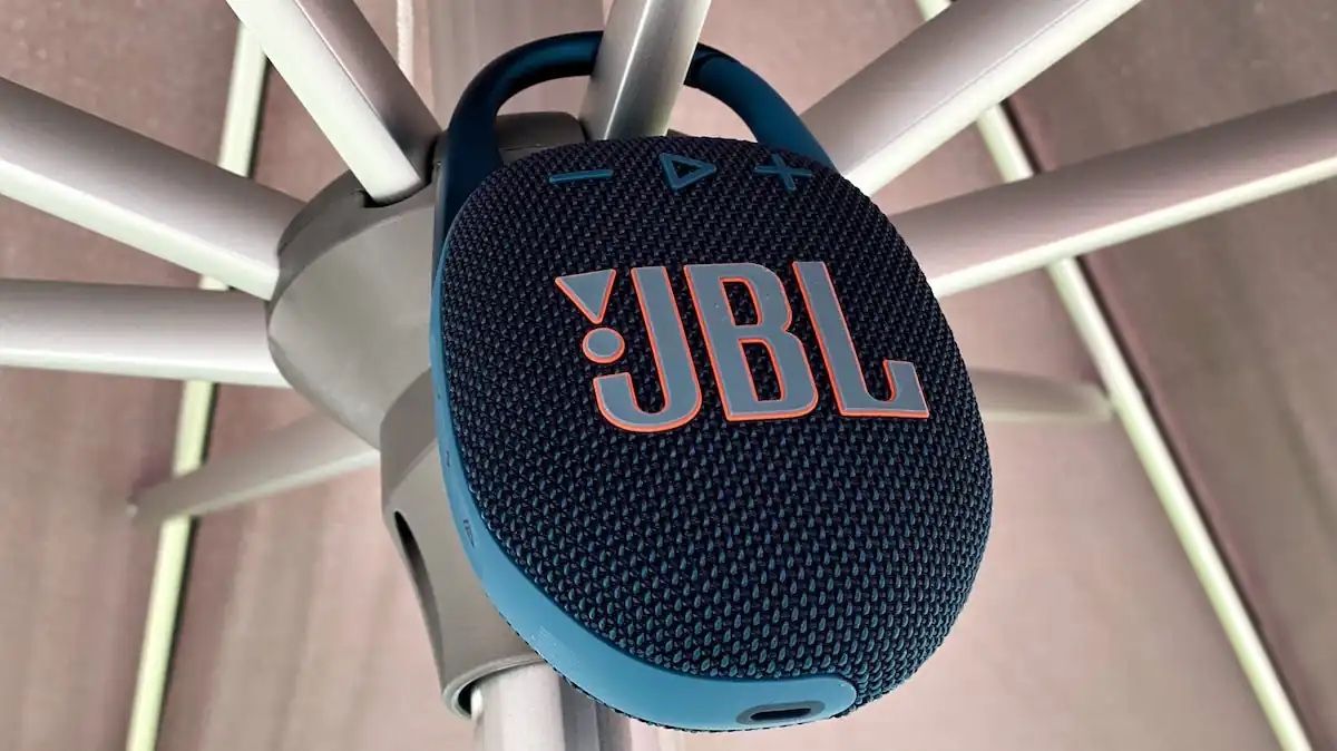 JBL Clip 5 Wireless Portable Bluetooth speaker