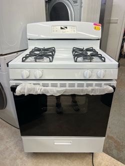 White Gas Range with 4 Burners