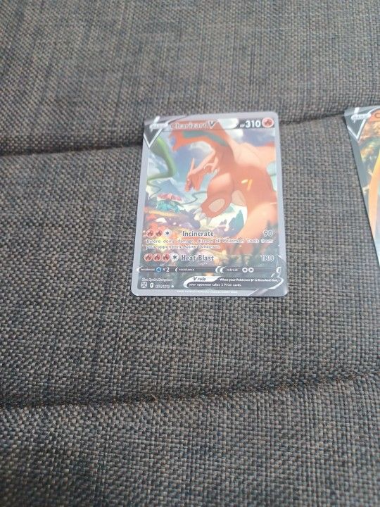 2 Charizard V 