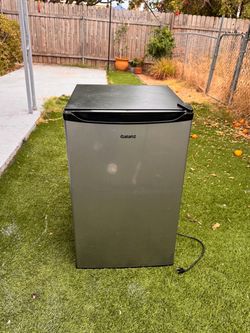 Mini fridge, works no issues