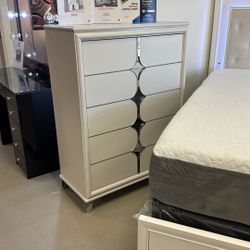 🔥 White Chest Of Drawers 🎁