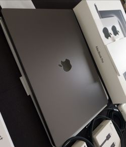Apple Space Black 16" Macbook Pro Max M3 36GB 1TB + Beats Pill + 2x Thunderbolt USBC Cable + Keychron Full Set Mouse and others