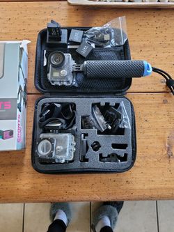 Extreme (GO PRO-ISH) SPORT CAMERA W/ ACCESSORIES 