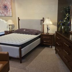 Queen Bed, Dresser, Mirror, 2 Nightstands