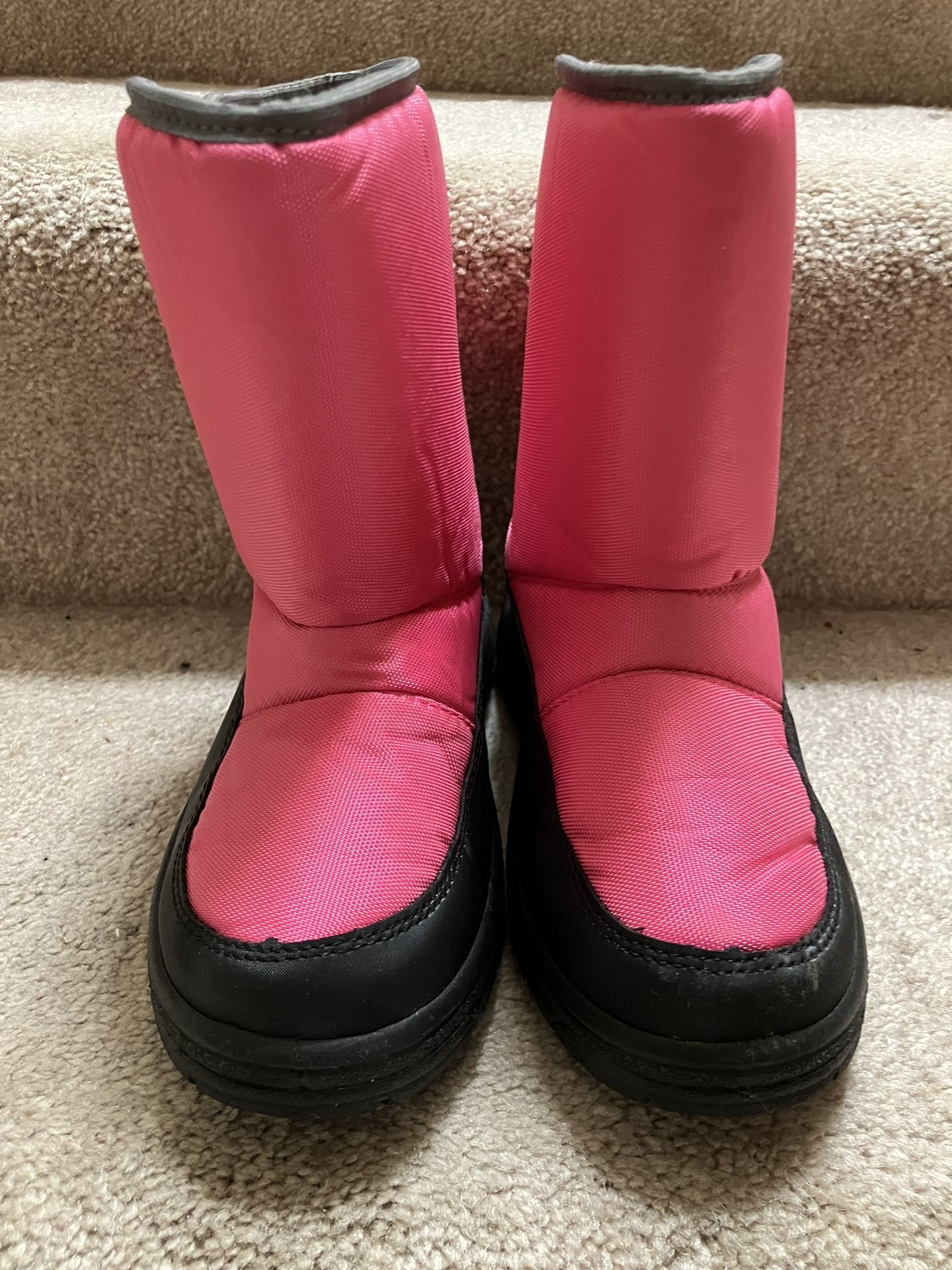 Girls Snow Boots Like New Condition Size 2