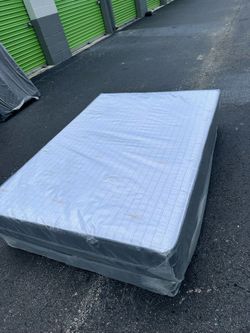 NEW FULL SIZE SET MATTRESS AND BOX SPR+ING-2pcs