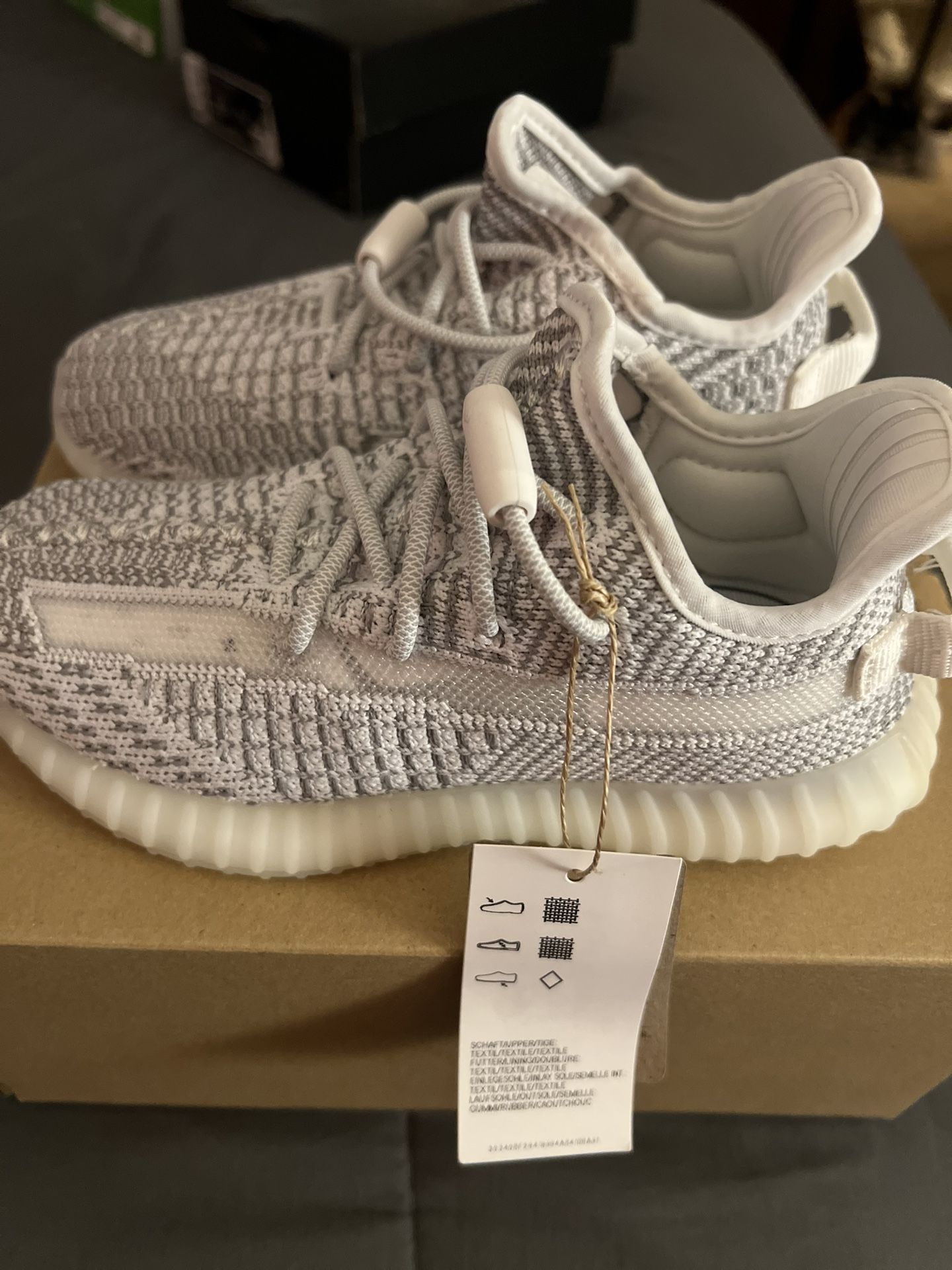 Adidas Yeezy Boost 350 V2 Size 12.5K $150