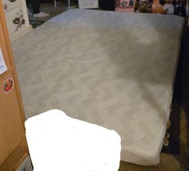 Queen size Memory Foam Mattress with Cover