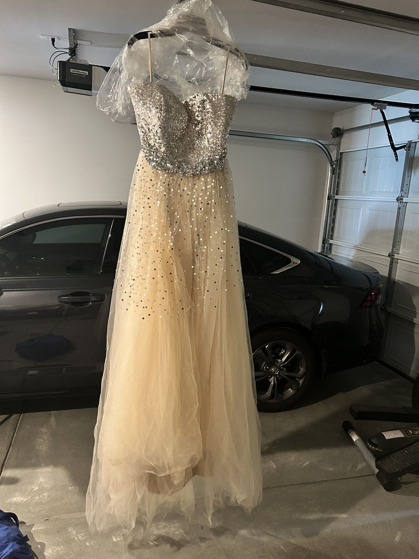 Champagne Sequin Tulle Gown – Glamorous Formal Dress Size 16