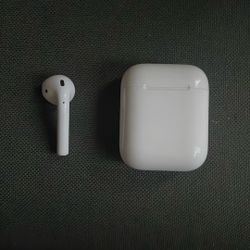 First Generation Apple AirPods (left Side Plus Case)