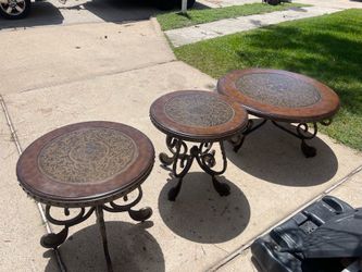 Living Room Table Set – $50